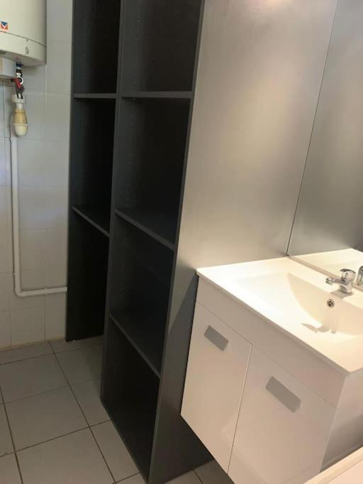 Petit Prix Et Grand Confort A Saint Gilles Les Bains 外观 照片