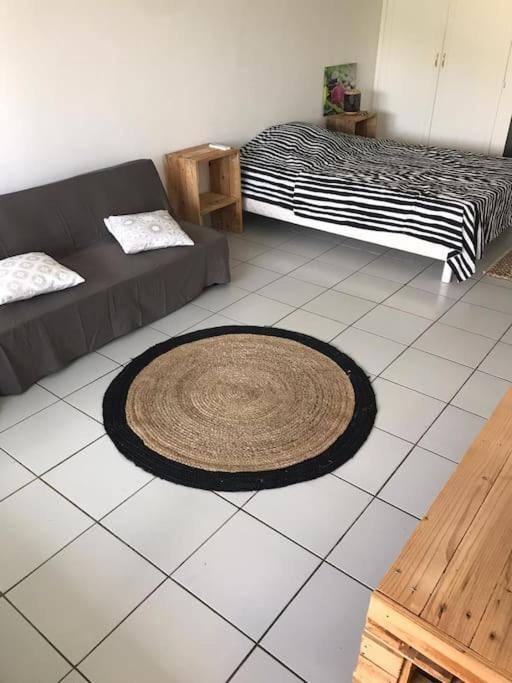 Petit Prix Et Grand Confort A Saint Gilles Les Bains 外观 照片